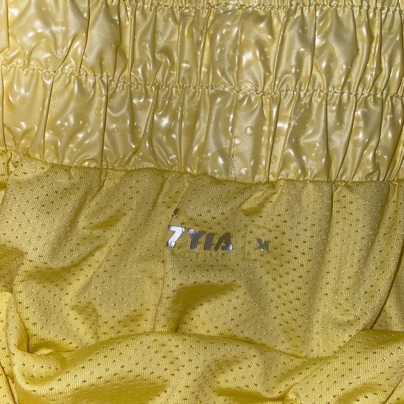 Zyia Active Lemon Fizzy Bubble Shorts Medium - Picture 3 of 4